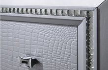 Load image into Gallery viewer, Glamour Style Bedroom In A Silver Finish
