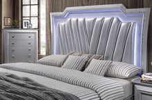 Load image into Gallery viewer, Glamour Style Bedroom In A Silver Finish