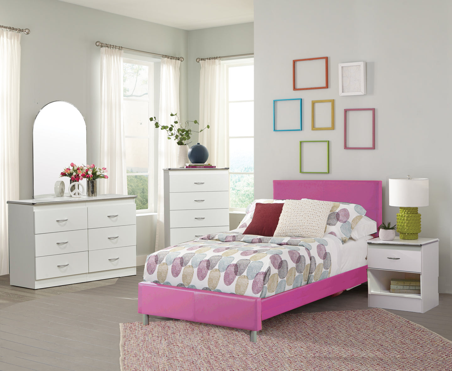 Contemporary Style Bedroom In A White And Pink Finish