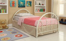 Load image into Gallery viewer, Children Metal Hoop Style Bed In A White Finish
